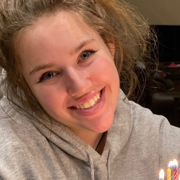 Meet your Posher, Vicki - Picture 1 of 1